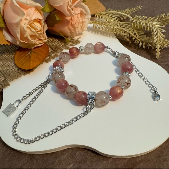 Dusty Pink Beaded Bracelet with Padlock Charm - Picture 4 of 5